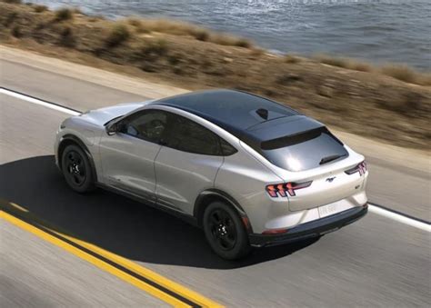 Ford Incentive Announcement Means The 2023 Mustang Mach E Ev Is In Trouble
