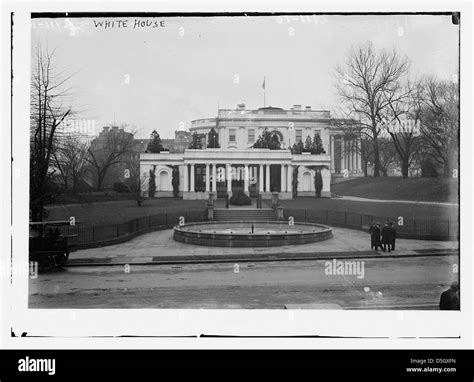 East wing white house Black and White Stock Photos & Images - Alamy