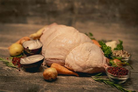 This rolled turkey recipe offers satisfying, boneless slices that contain both white and dark meat and savory stuffing. Whole Turkey Breast Single Boned and Rolled - Sykes House Farm