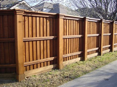 This guide will teach you which material is best for your security needs while blending perfectly with your home and yard. 7 Types of Fencing for Your Yard or Garden - Dig This Design