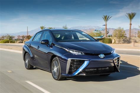 Toyota Mirai Sets New Driving Range Record For Hydrogen Fuel Cell