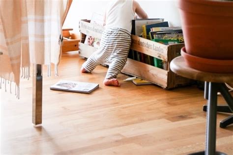 Nous avons un parquet teinté foncé et huilé (blanchon) dans notre salle à manger /cuisine. Parquet vitrifié ou huilé : quelle finition choisir ...
