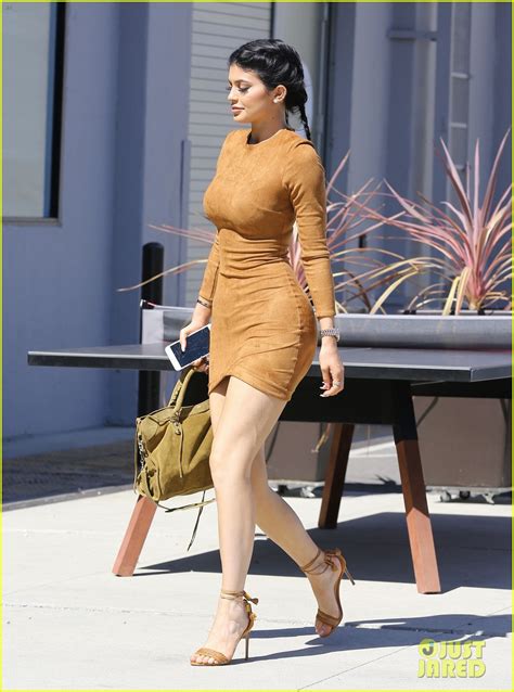 Kylie Jenner Flaunts Her Curves In Skin Tight Dress Photo 3473718