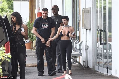 Kanye West S Wife Bianca Censori Risks €10k Fine In Italy