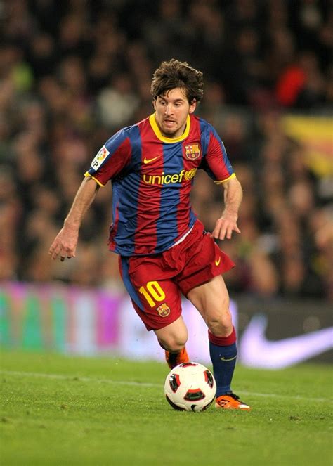 Lionel andrés messi (spanish pronunciation: Lionel Messi: Vermögen und Gehalt beim FC Barcelona 2020