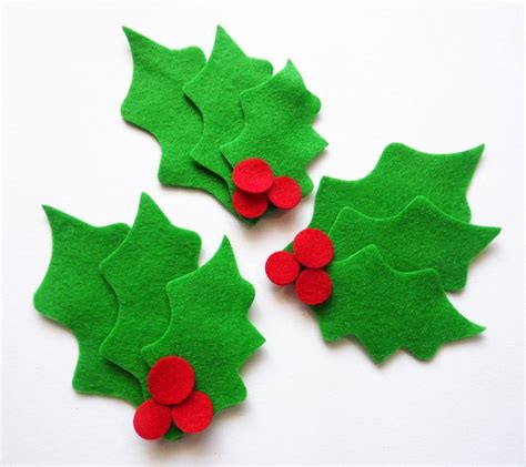 Felt Holly Leaves Set Of 18 Pieces