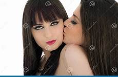 fille baiser cheek femme jeune occasionnel isolement joue caucasien directement