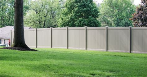Tall Fences You Can Bring To Your Backyard High Fence Ideas For Privacy