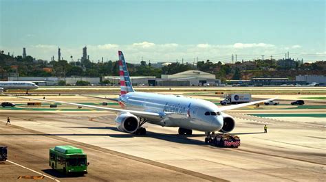 American Airlines Ramp Operation At Los Angeles Youtube