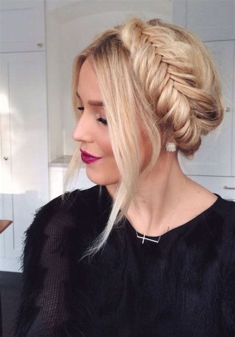 50 Gorgeous Prom Hairstyles For Long Hair Society19 In 2021 Prom