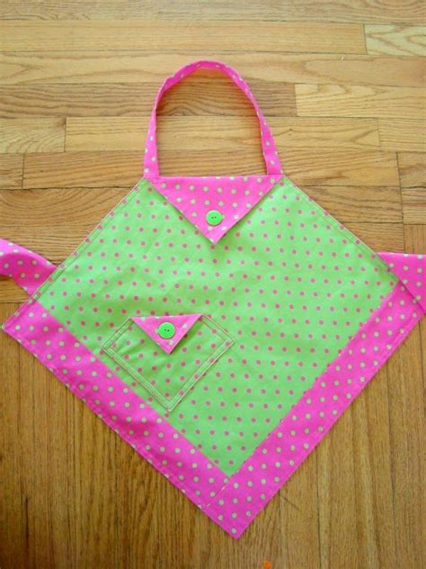 Simple Apron Tutorial With A Pocket Patchwork Posse