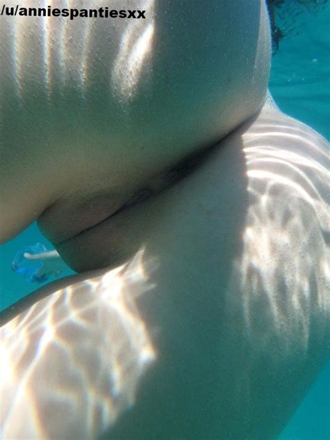 Underwater pussy â Porn Pic