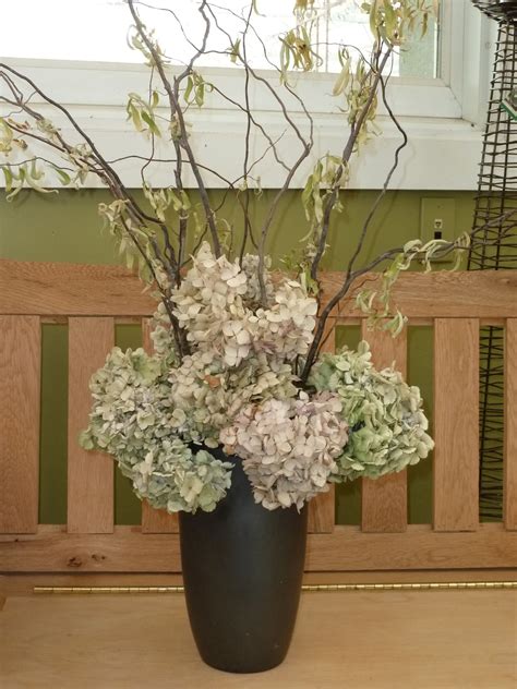 Rose & co is the best online flower delivery in sydney. The Art of Dried Flowers | Dried hydrangeas centerpiece ...