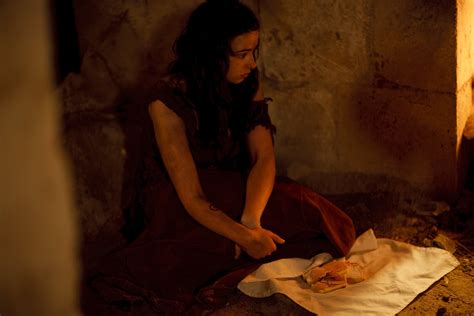 Old Hq Stills Of Laura Donnelly In Merlin Outlander Online