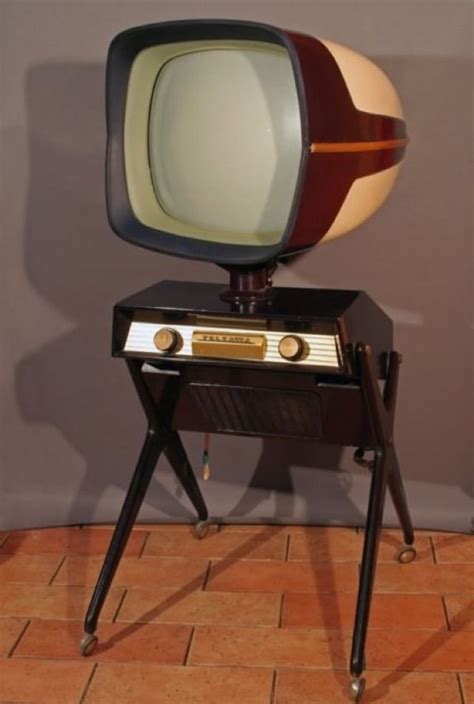 A Gallery of 20 Photos of Philco Predicta TV Sets, the Most Iconic of American Television ...