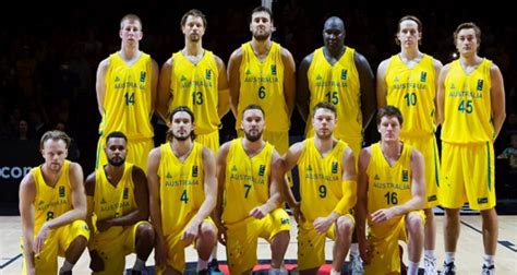 Les surfeuses bleues cherchent la bonne vague au salvador. Présentation des équipes aux Jeux Olympiques de Rio : l ...