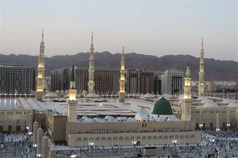 Masjidil Haram Dan Nabawi Tiadakan Sholat Terawih Saat Bulan Ramadhan