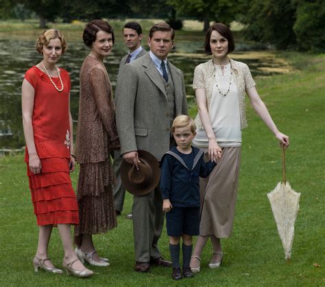 The Downton Abbey Movie All About The Cast New And Returning