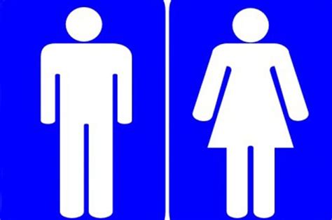 Baffled Brits Abroad Pick The Wrong Loo Because We Cant Read Foreign