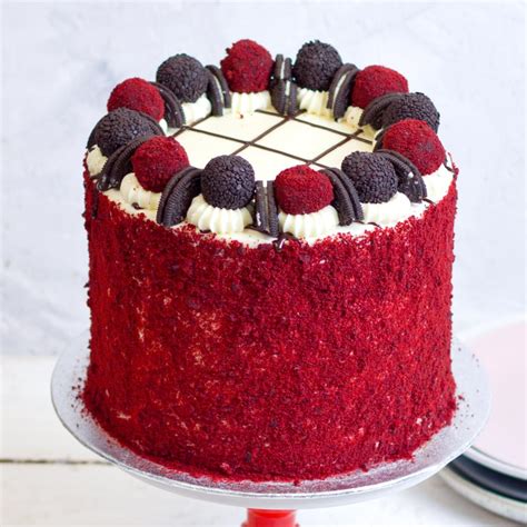 Use some of the icing to sandwich the layers together, then spread remaining icing over top and sides of. Red Velvet Vs Oreo Cake - Flavourtown Bakery