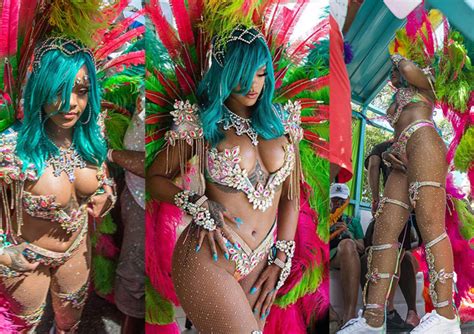Rihanna La Sensación En Desfile De Barbados
