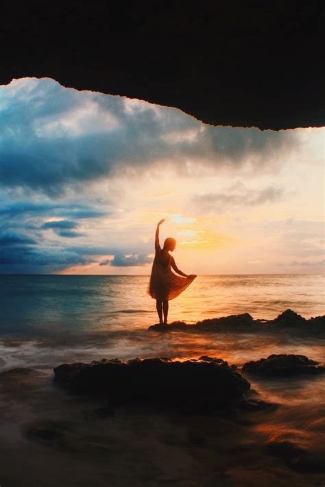 No matter what kind of green space it is, a courtyard outside an apartment complex, your. Girl Nature Cave Wallpaper - 640 x 960