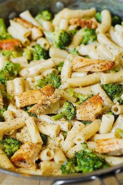 Chicken Broccoli Alfredo Chicken Broccoli Alfredo Pasta Food Recipes