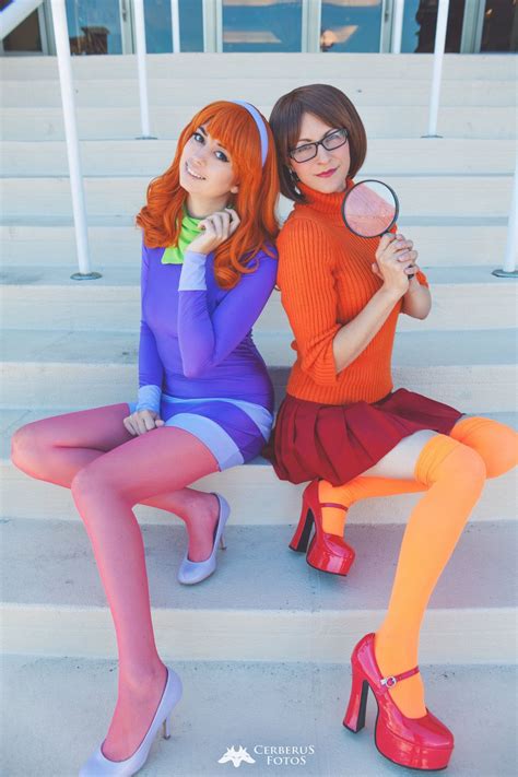 daphne and velma cosplay by uncannymegan on deviantart cute halloween costumes best friend