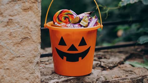 6 Cheapish Things To Bring Trick Or Treating The New York Times