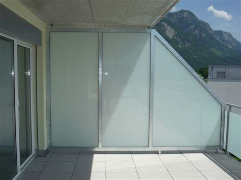 Aber auch schutz vor wind und unangenehmer zugluft bietet ihnen eine neue balkonumrandung. wind_sichtschutz (15) - Willi Metall AG