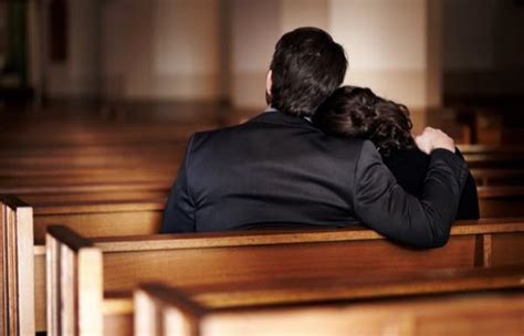 The Dos And Donts Of Funeral Etiquette • Dumb Little Man