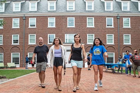 University Of Delaware Move In Weekend First Year Students Arrive