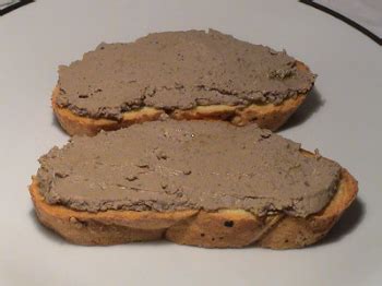 Aaron li apprezza ancora di più e li mangia una volta a settimana seppur bolliti. Crostini umbri (patè di fegatini di pollo) di chiaraeva ...