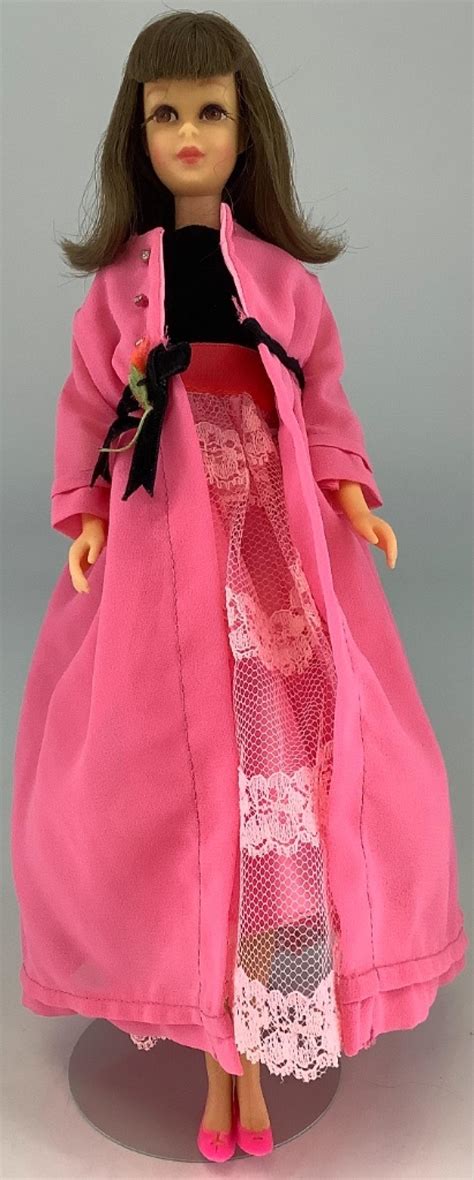 Lot Brunette Francie Twist And Turn Doll Is Wearing 1232 Two For The Ball Missing Headband