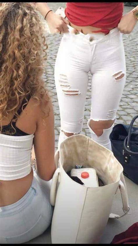 cameltoebabes3 on twitter cameltoe in her super tight ripped white pants cameltoe 🐪🐫🐪