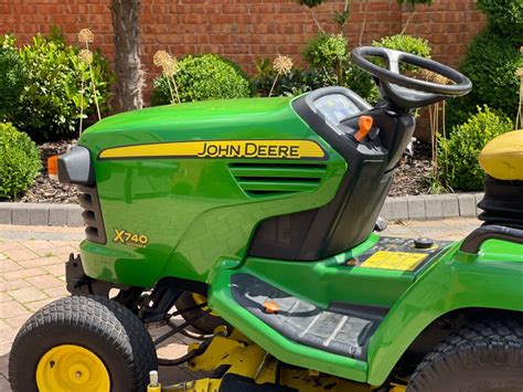 John Deere X740 Ride On Mower 48” Deck Diesel Tractor Lawnmower