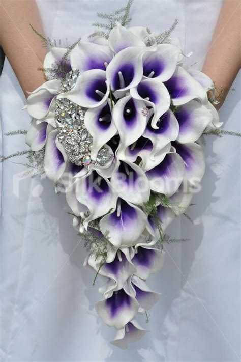 Most of brides choosing dull, artificial, pastel, lifeless colours for their bouquets, just because they are materials used: Purple Vermeer Lily | Purple wedding bouquets, Purple ...