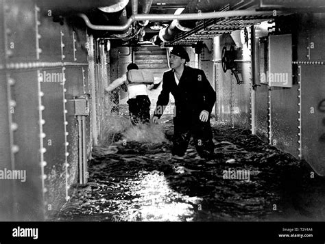 Titanic Flooding Scene 1943 Hi Res Stock Photography And Images Alamy