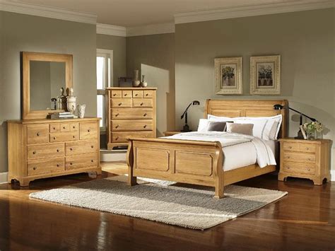 Light bedroom furniture set will stand first an airy nothing of bigger space. Oak Bedroom Furniture Sets - Insanely Cozy Yet Elegant # ...