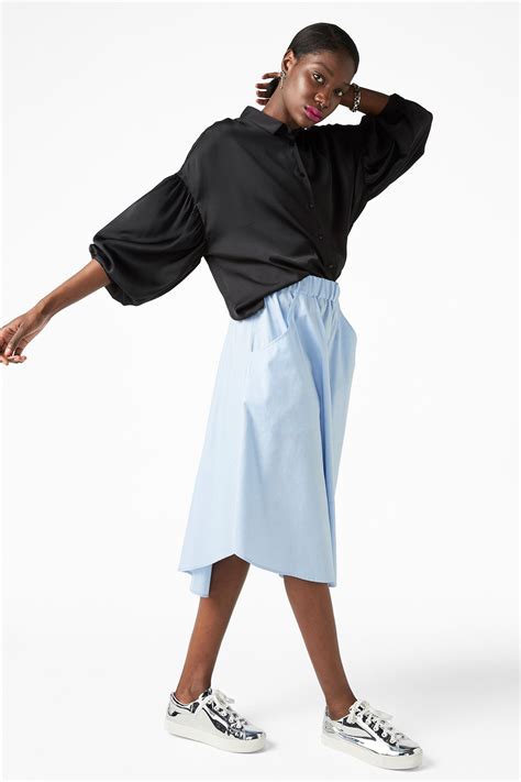 Monki Image 1 of Gathered sleeve blouse in Black | Fashion, Gathered ...