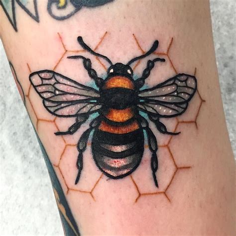 110 Bee Tattoo Designs 2021 Honey Bumble Queen Bees Ideas Mehndi