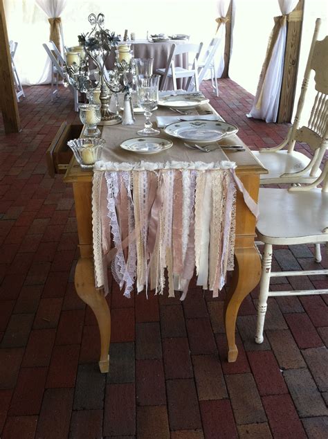 Rustic Bride And Groom Table Photos Cantik