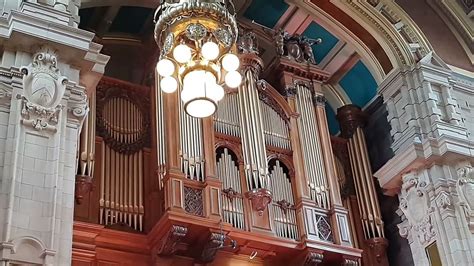 Pipe Organ Demo At Kelvingrove Art Gallery And Museum Playing Eine