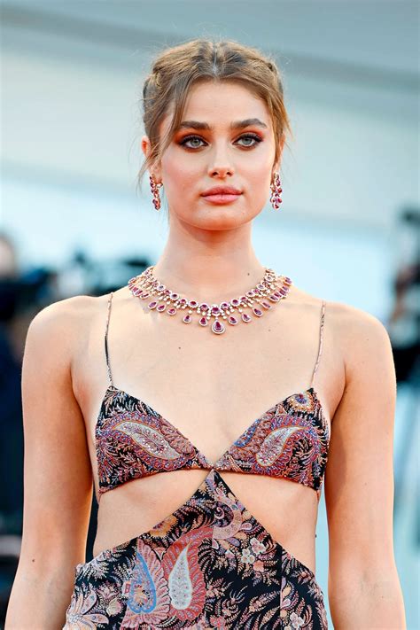 Join us on telegram for latest updates. Taylor Hill photo 1662 of 1721 pics, wallpaper - photo ...