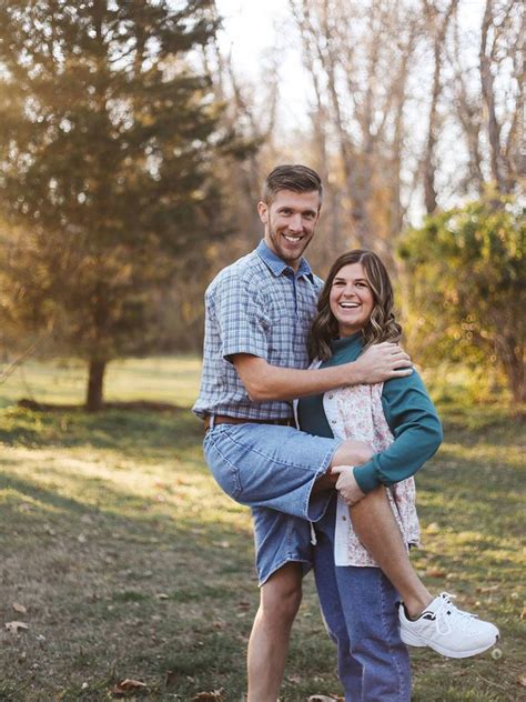 This Couple Purposely Took Awkward Engagement Photos And Theyre Hilarious Funny Couple Poses