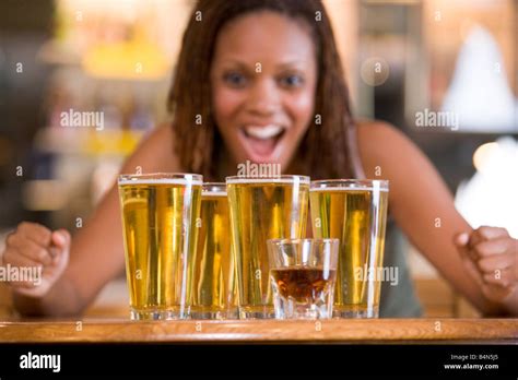 Trinken Trinken Wettbewerb Bier Betrunken Fotos Und Bildmaterial In Hoher Auflösung Alamy