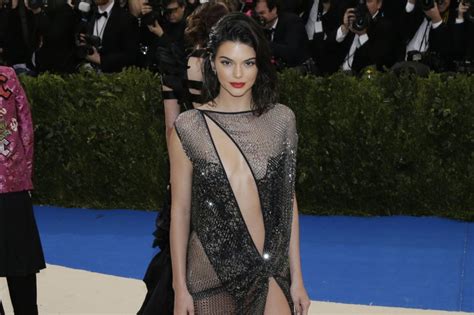 Met Gala Kendall Jenner Stuns In Barely There Dress Upi Com