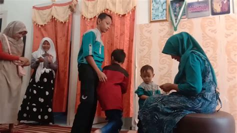 Dalam kunjungannya tersebut, kasi humas dimaksudkan selain untuk menjalin silaturahmi keagamaan di bulan penuh berkah dan ampunan, juga sebagai upayanya menciptakan situasi hari raya idul fitri 1442 hijriah yang aman dan nyaman di wilayah kecamatan tempurejo. Idul Fitri 1441 H. - YouTube