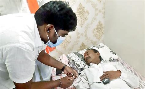 Eatala Is No Jagan Falls Sick Stops Padayatra Discussions Andhrafriends Com