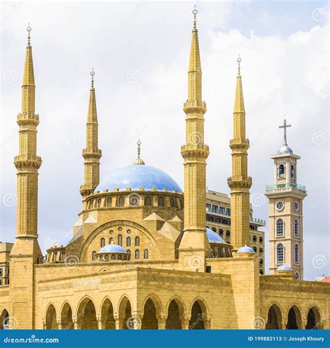 Mohammad Al Amin Mosque And St Georges Maronite Cathedral In Downtown